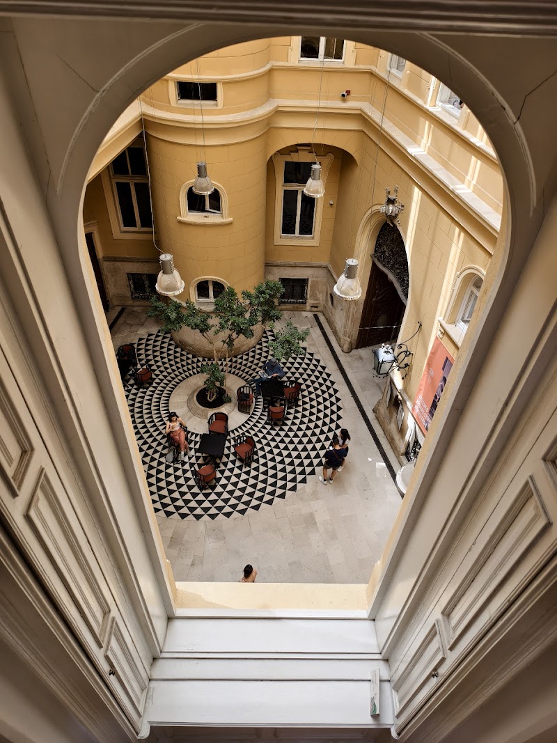 Metropolitan Ervin Szabo Library