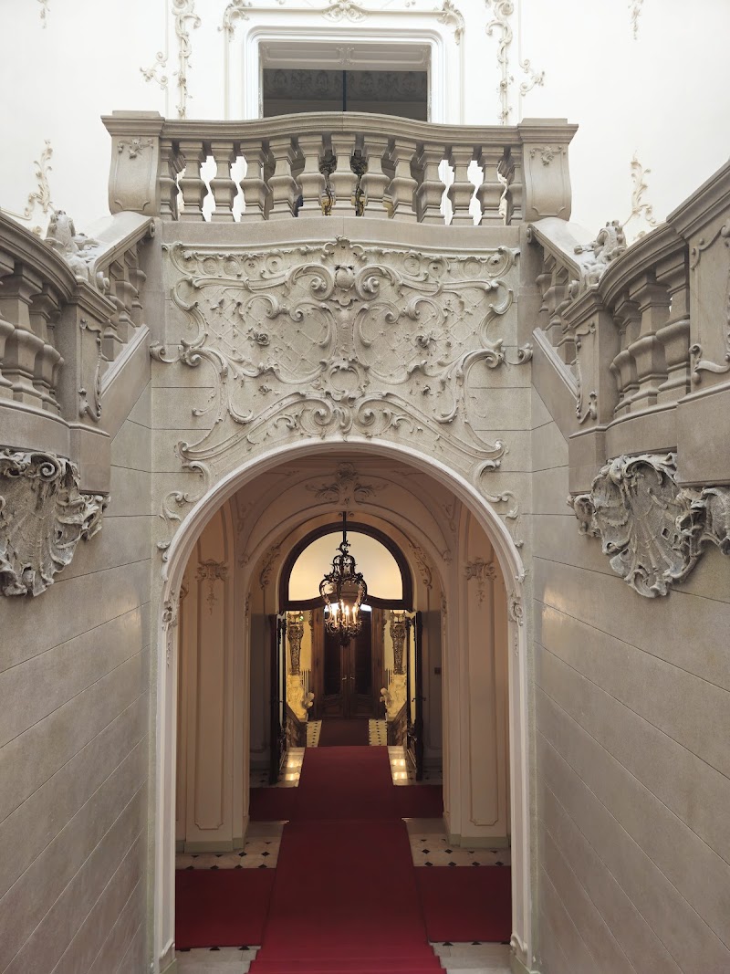 Metropolitan Ervin Szabo Library